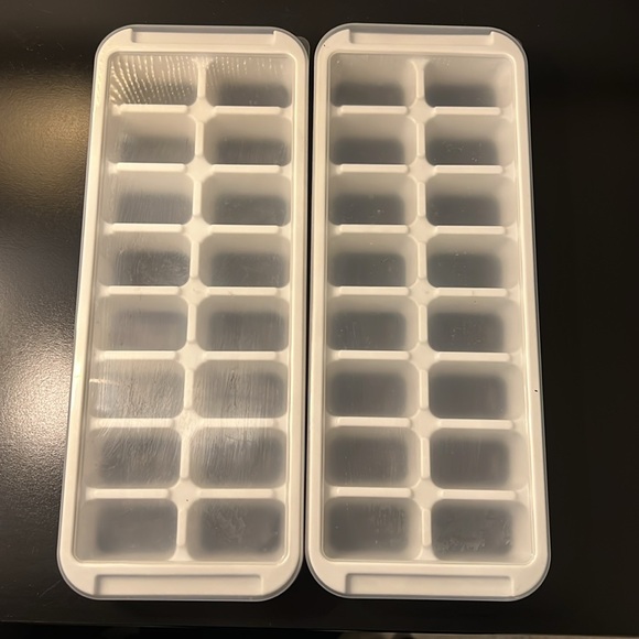 Set of 2 Ice Trays - Picture 2 of 5